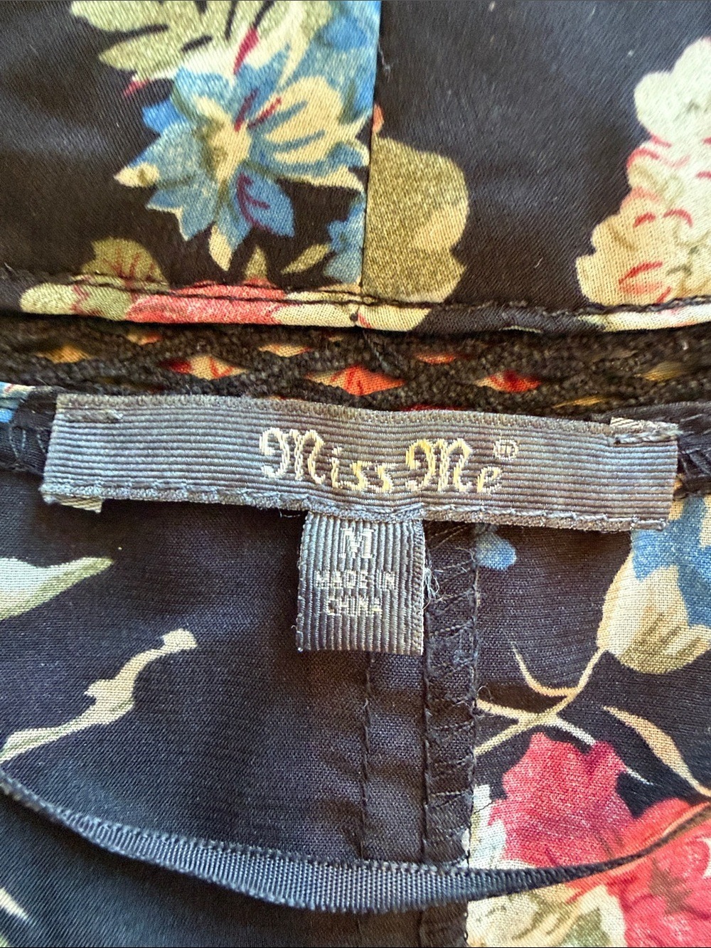 Miss Me Kimono Black Floral Print Lace Inset with Fringe Size M Open Front Sheer - Picture 7 of 8